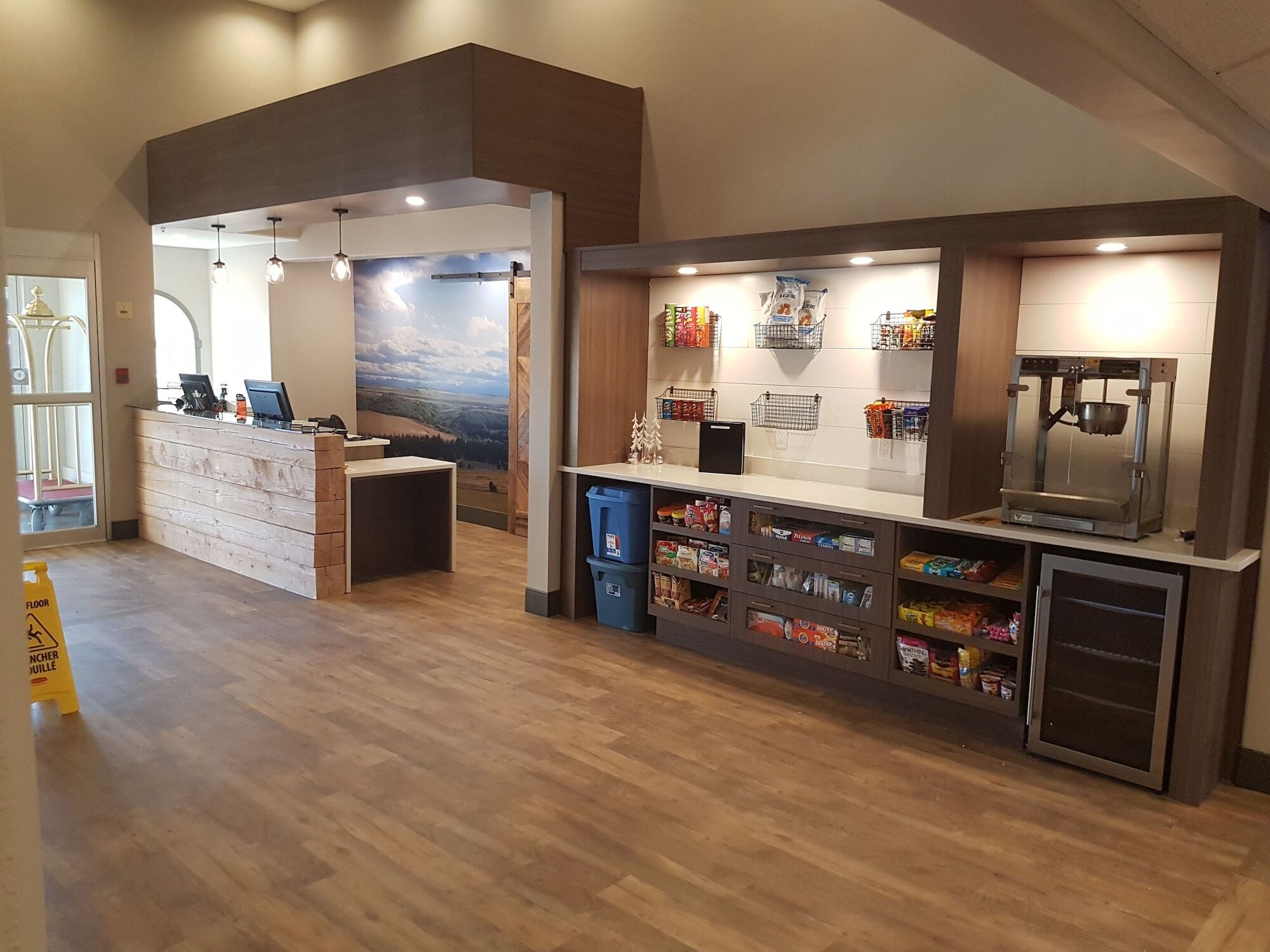 Hotel Ramada By Wyndham Cochrane Exteriér fotografie